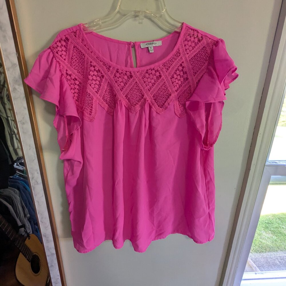 Size 1xl semi sheer blouse